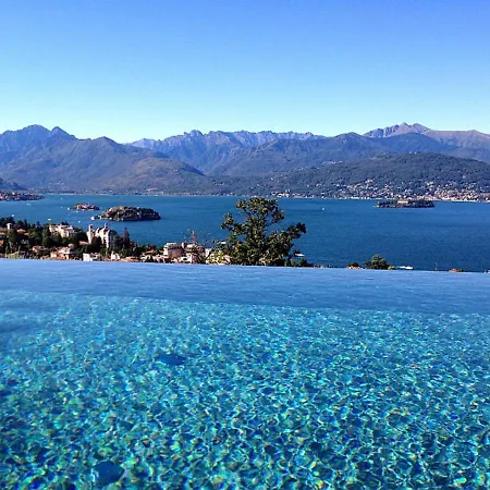 Sleeps 8 Pool Air Con Wifi * Stresa