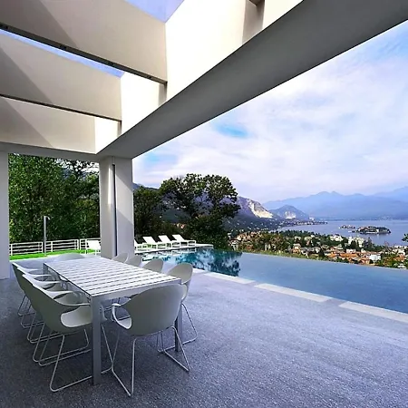 Sleeps 8 Pool Air Con Wifi Stresa