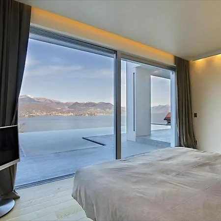 Sleeps 8 Pool Air Con Wifi Stresa